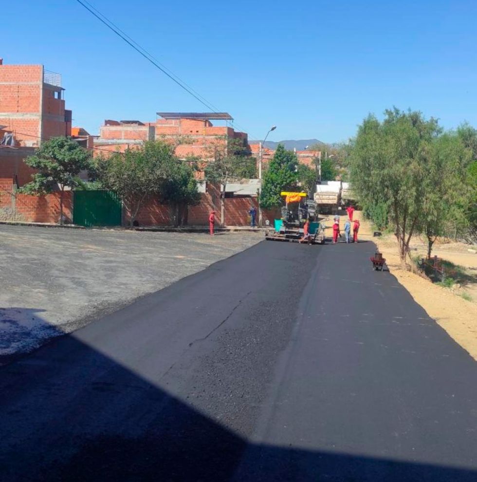 La Alcaldía de Tarija asfaltó 2.500 m2 en Luis Espinal