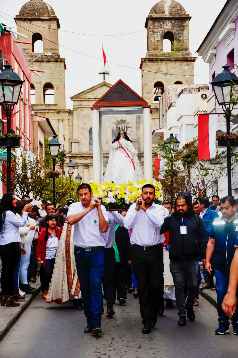  Autoridades e instituciones recibieron a la Virgen de Chaguaya 