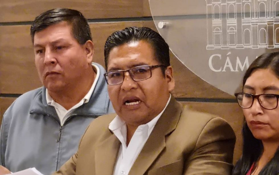 Parlamentarios piden un “test de constitucionalidad” para el Decreto 5143