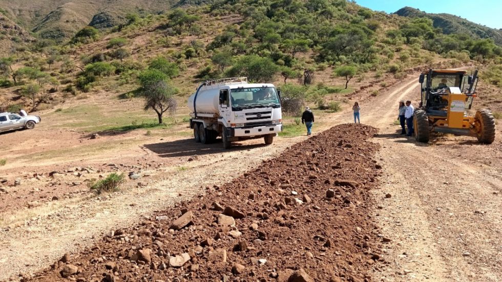 Realizan mantenimiento en tramos de Cercado y Uriondo