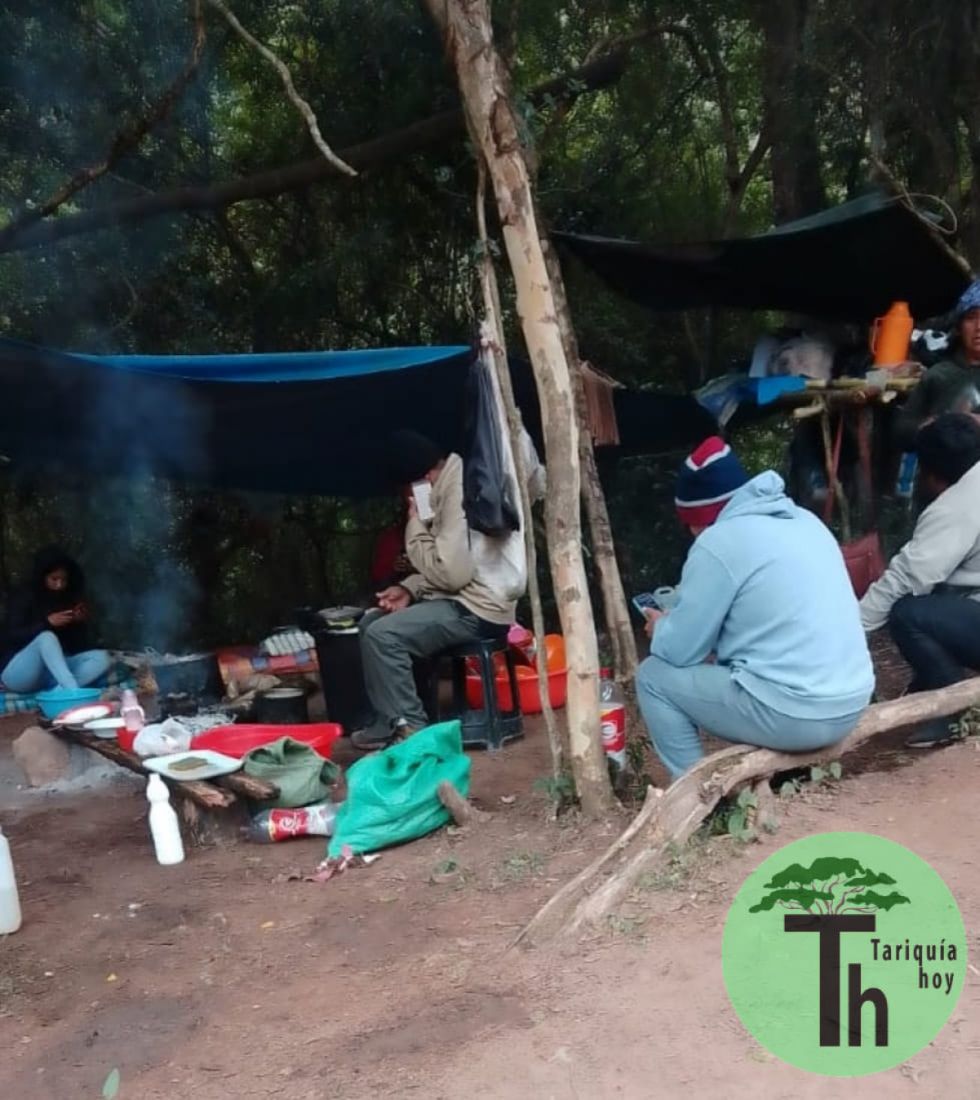 Realizan campaña en apoyo a los comunarios que mantienen vigilia en Tariquía