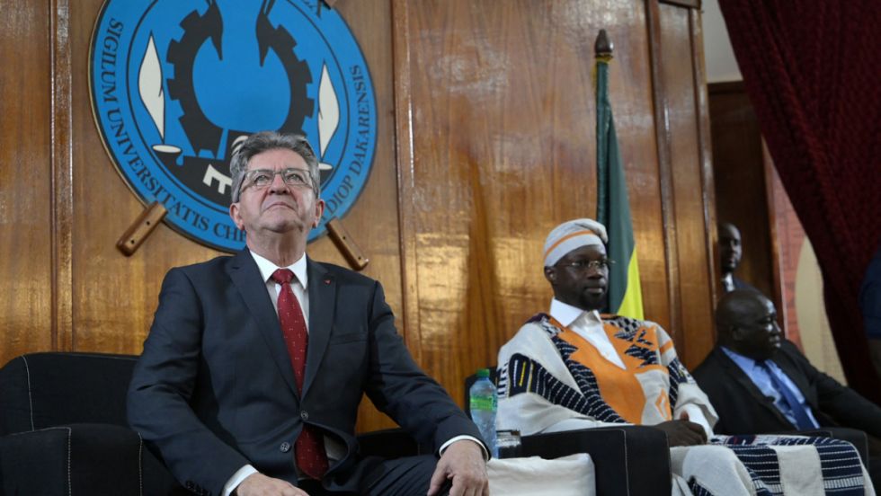 Un país africano plantea cerrar bases militares francesas en su territorio