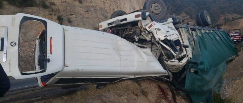 En menos de 24 horas cuatro accidentes en carreteras dejan cinco fallecidos y al menos 26 heridos