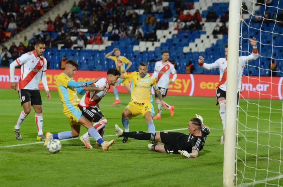 Con un ex Real Tomayapo, Temperley elimina a River de la Copa Argentina 
