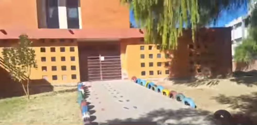 Padres de familia del colegio Aniceto Arce rechazan presencia de adolescente implicada en doble asesinato 