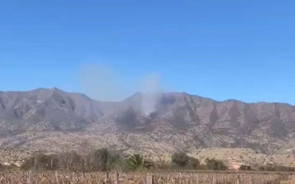Tarija: Bomberos se movilizan para apagar el incendio en Laderas Sud