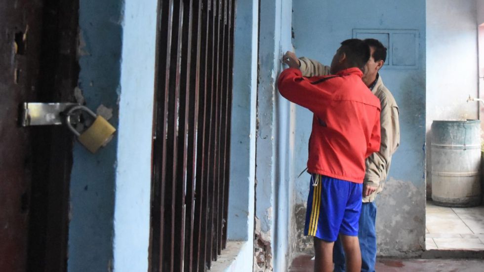 Adolescente que escapó de centro de infractores cometió varios atracos para conseguir dinero y huir de Cochabamba