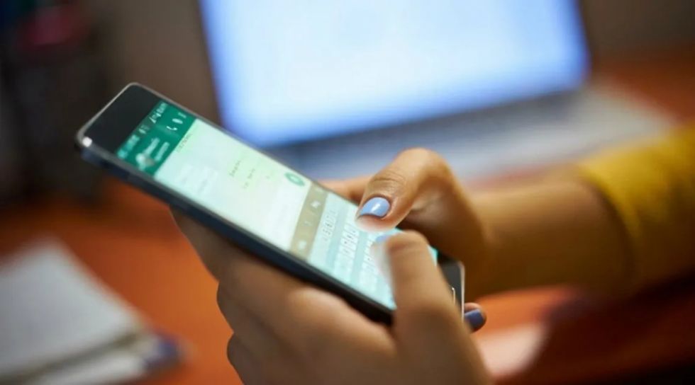 Tarija: jóvenes buscan respuestas en Whatsapp sobre drogas y bullying