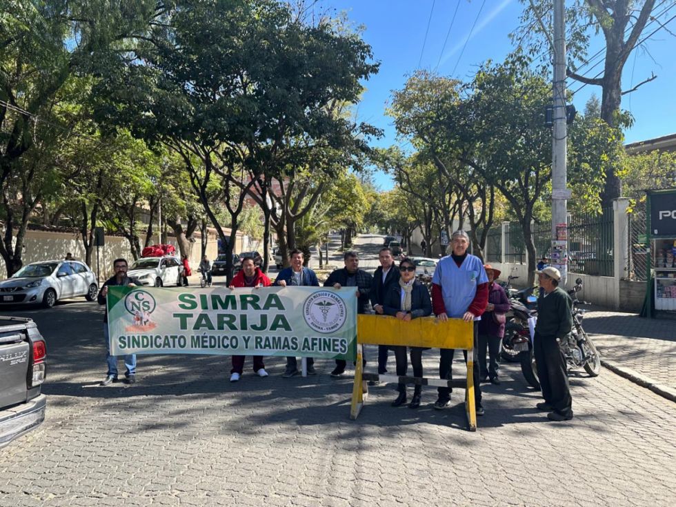 CNS Tarija acata paro de 72 horas exigiendo la renuncia del Gerente General