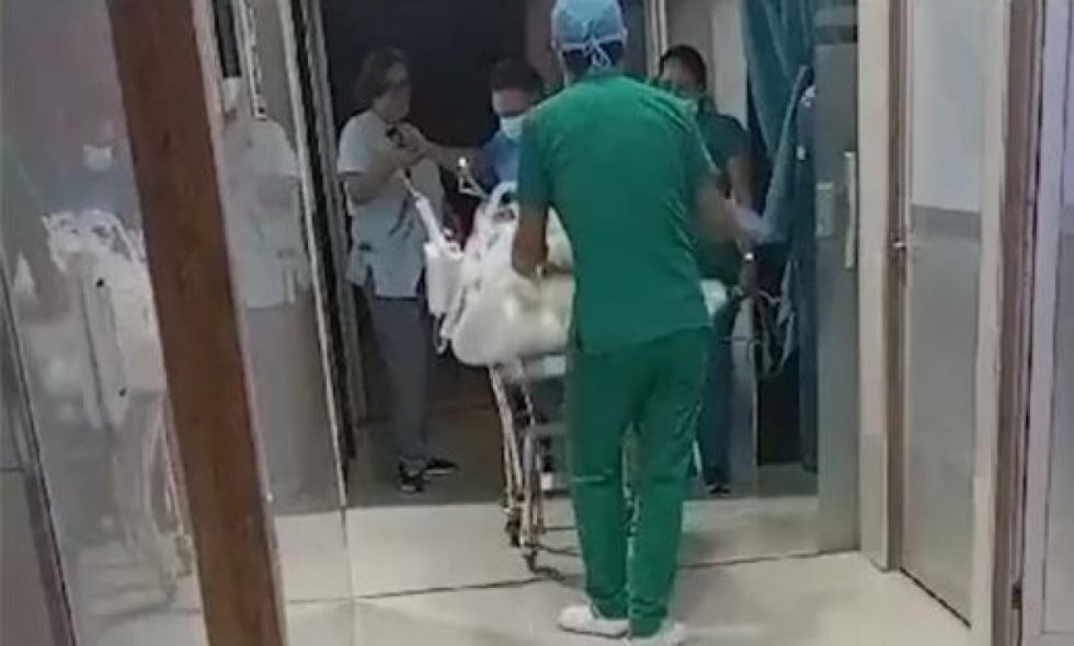 Video: Fatal incidente en una clínica, paciente fallece tras caída de una camilla