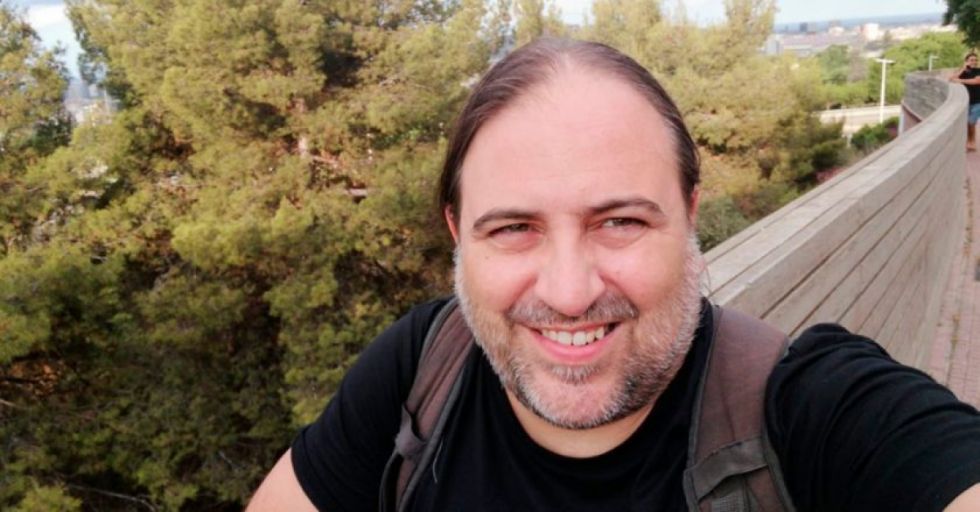 Cantín:  “El País crece y da dividendos: hay que sacudirse el pesimismo”