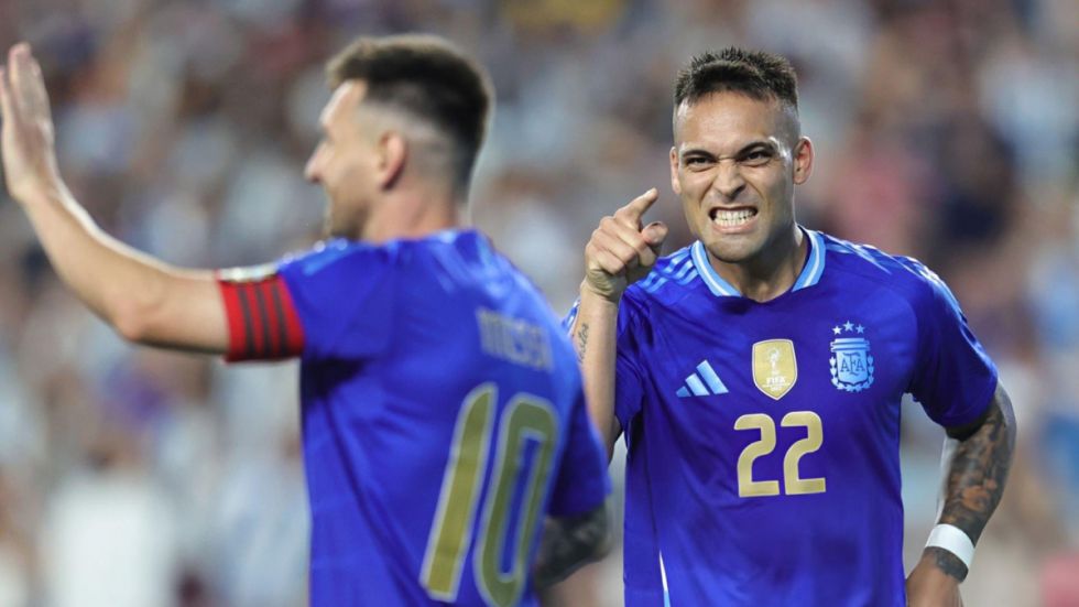 Argentina superó con tranquilidad a Guatemala con dobletes de Messi y Lautaro