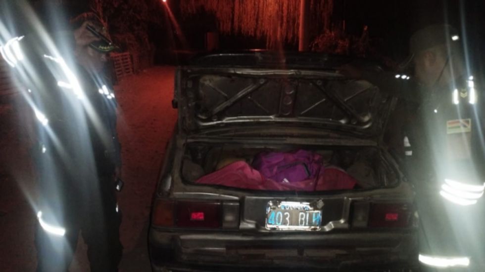  Encuentran el cuerpo sin vida de una mujer dentro del maletero de un auto en Cochabamba ¿Qué se sabe del caso? 
