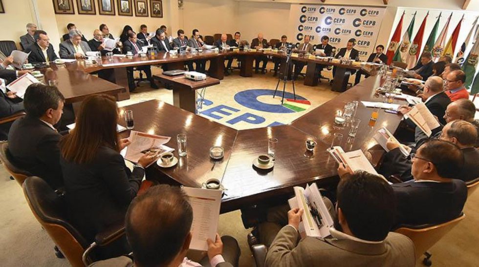 Tras éxodo de empresas, piden al Gobierno cambiar el modelo económico