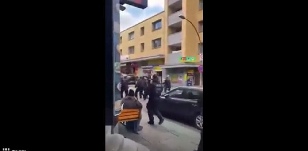 Eurocopa: La policía dispara a un hombre que amenazaba con un hacha a los aficionados en Hamburgo (Video)