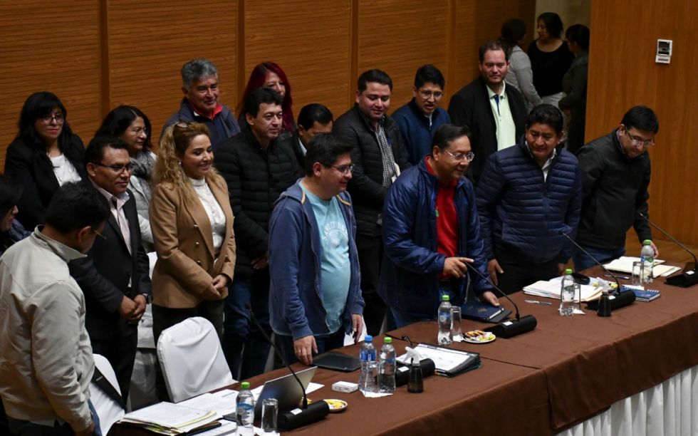 Transporte pesado suspende bloqueo convocado para este lunes 