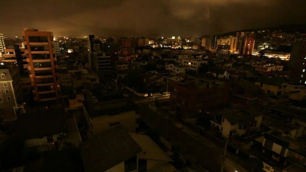 Ecuador sufrió un repentino apagón nacional