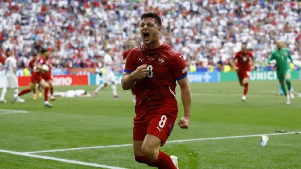 Otro gol sobre la hora: Serbia logra agónico empate ante Eslovenia
