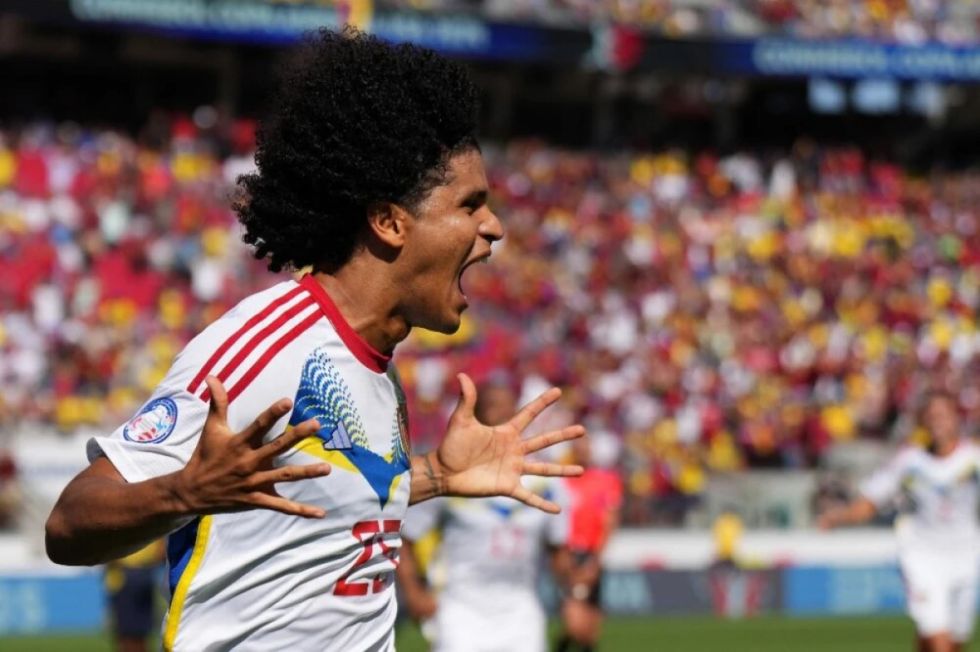 Venezuela se lo dio vuelta a Ecuador y arrancó la Copa América con victoria