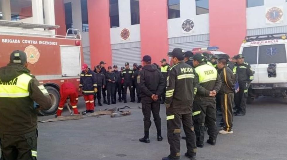 Capacitan a policías sobre combate de incendios