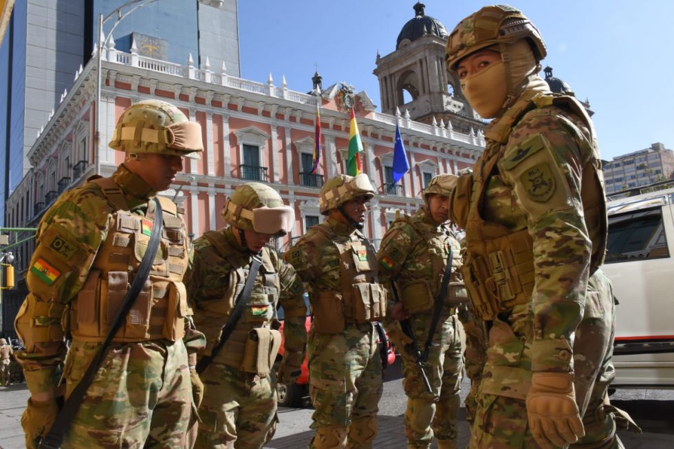 El general Zúñiga confirma la toma de la Casa del Pueblo