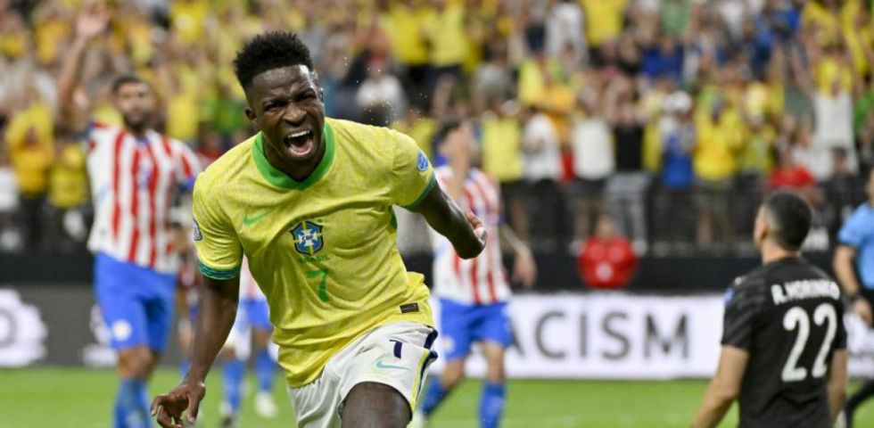 Brasil reacciona de la mano de Vinicius  y golea a Paraguay 