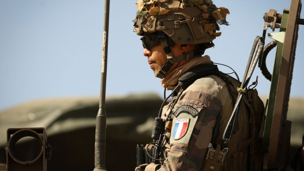 Francia crea un contingente militar para África