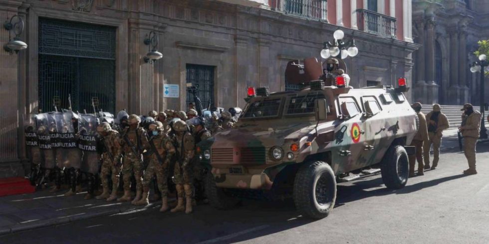 Cívicos piden que comisión de la OEA indague la toma militar 