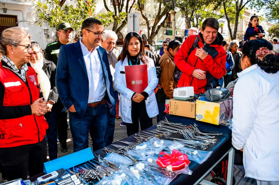 Donan equipos para fortalecer los hospitales de tercer nivel de Tarija 