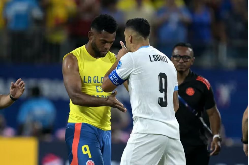 ¿Suárez amagó con morder a Borja? La discusión que dio inicio al caos en el Colombia - Uruguay (VIDEO)