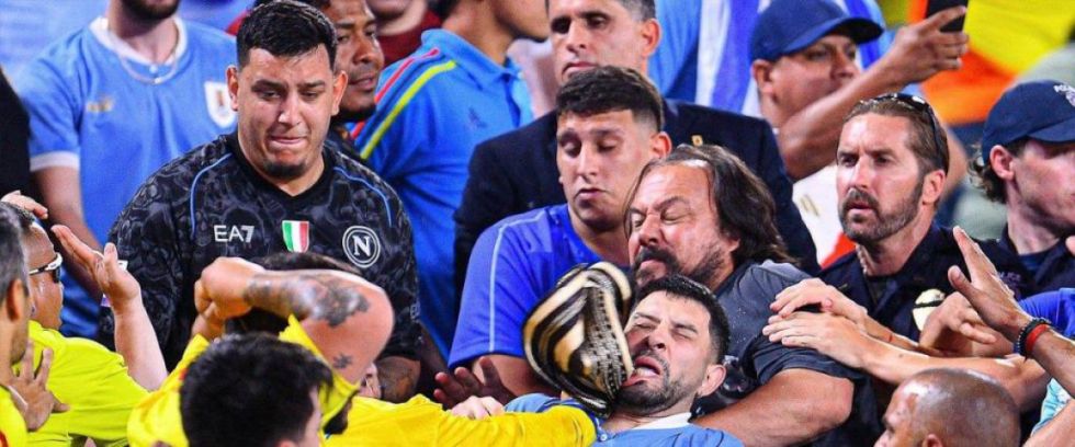 Un video muestra cómo comenzó la pelea entre colombianos y uruguayos en la tribuna