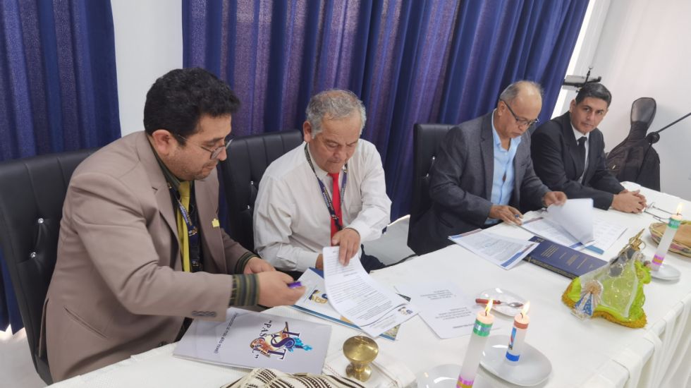 Firma de convenio entre la Universidad Unión Bolivariana y el Instituto Pascal