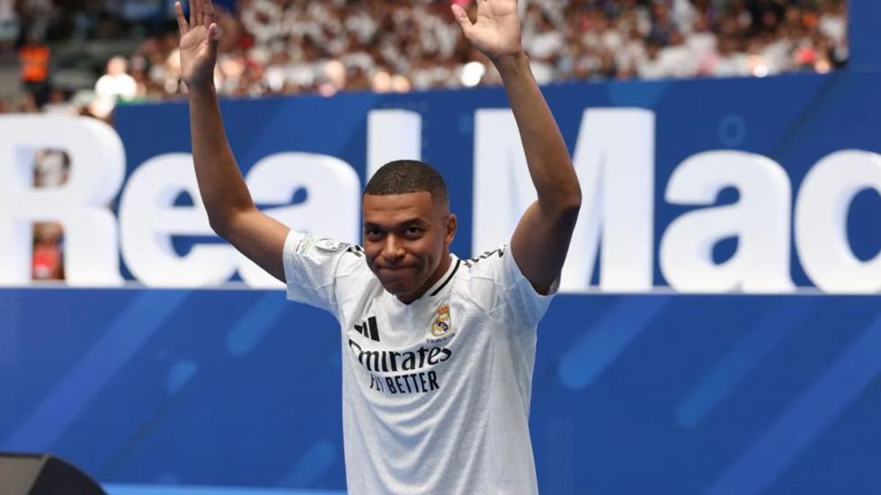 La espera terminó, Mbappé se presentó en el Bernabéu con 80.000 personas: "Daré la vida por este club"