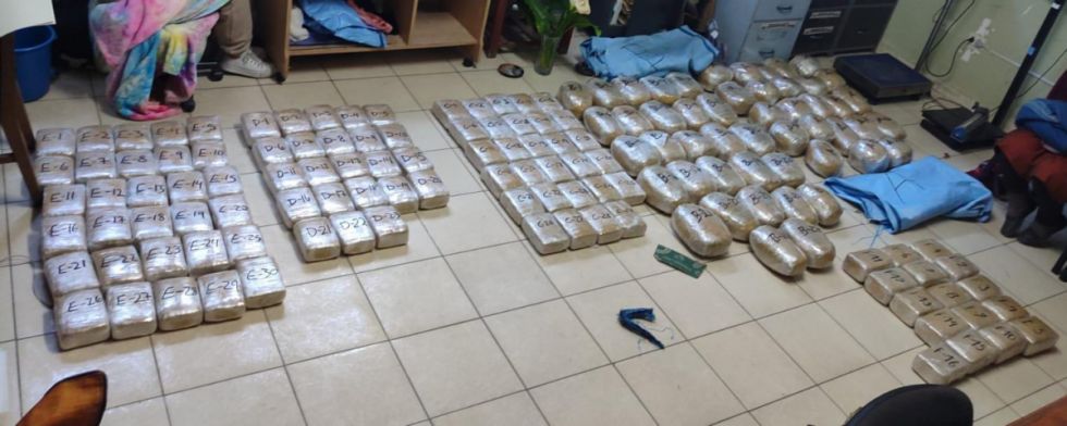Mujer fue hallada con más de 156 kilos de marihuana en Tarija