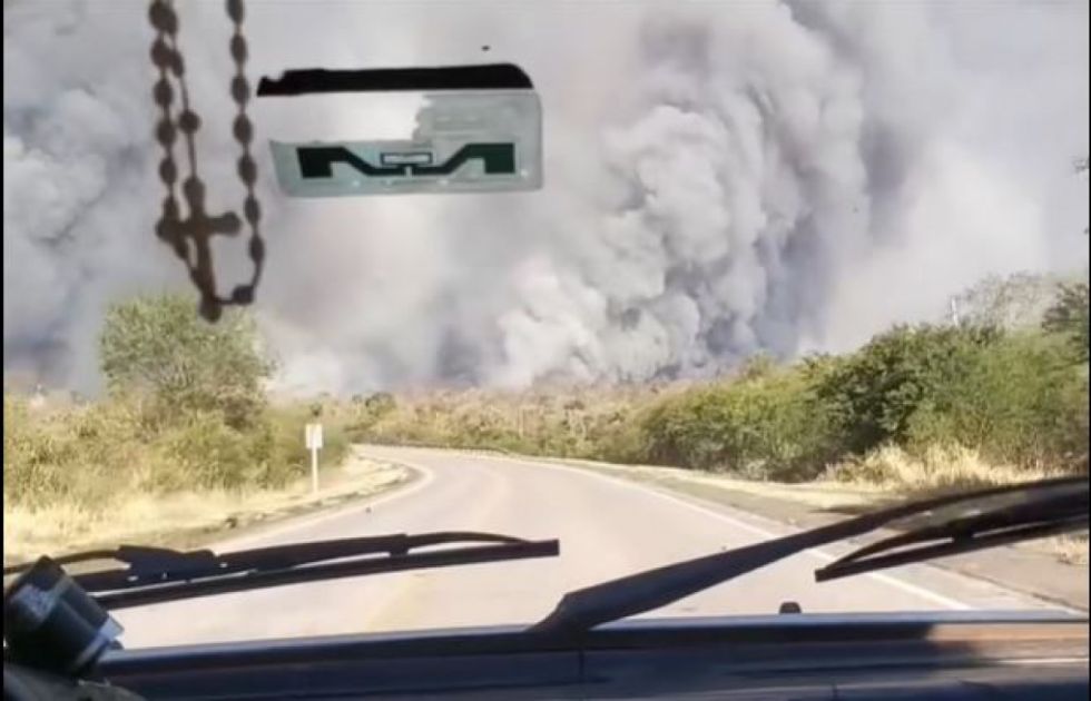 Incendio descontrolado en Roboré amenaza a Aguas Calientes; pobladores piden ayuda