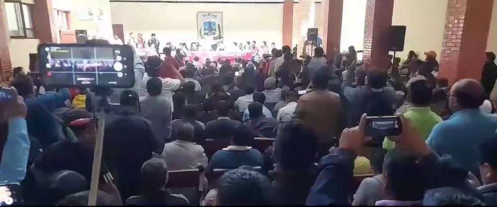 Transportistas de Bolivia definen ir a un paro de 24 horas 