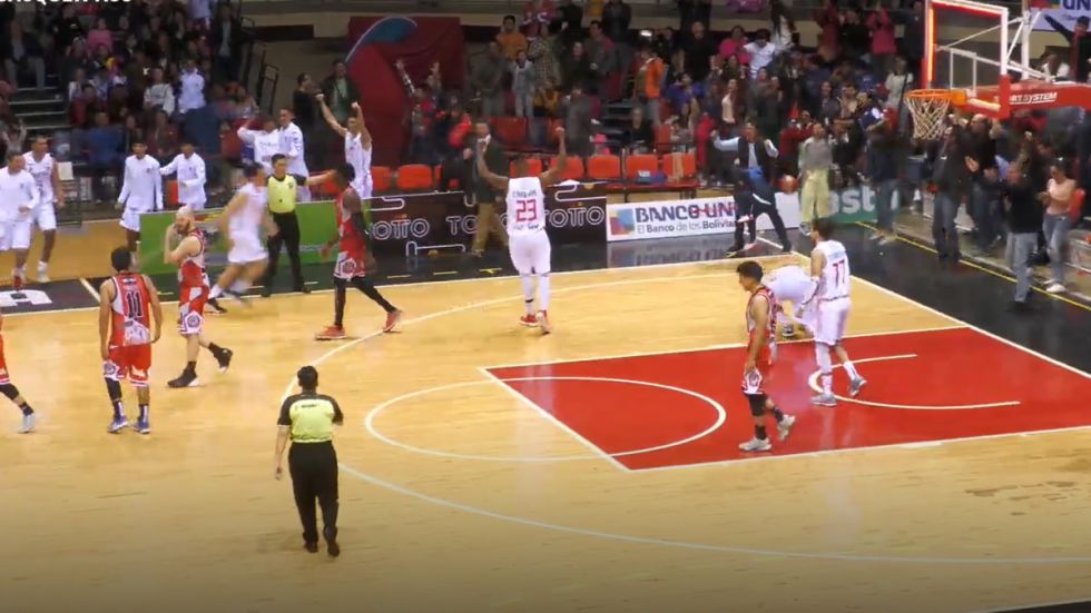 A coliseo lleno, Tarija Básquet volvió a superar a Pichincha