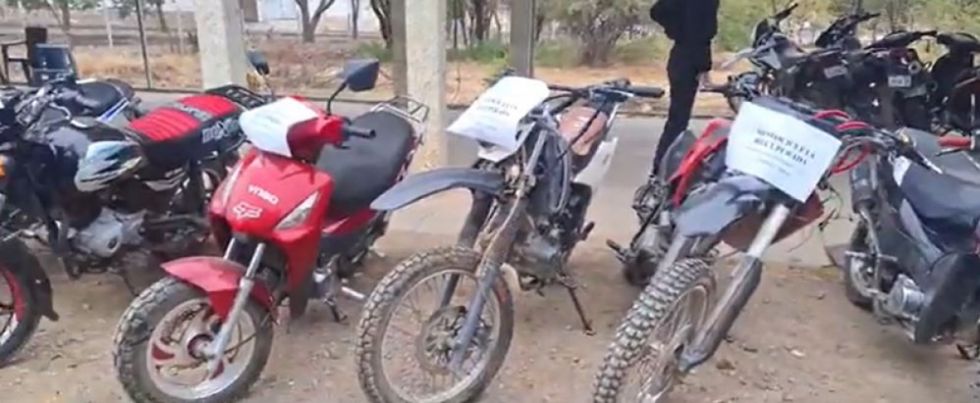 Diprove recupera 8 motocicletas robadas y desmantela clan familiar en Tarija