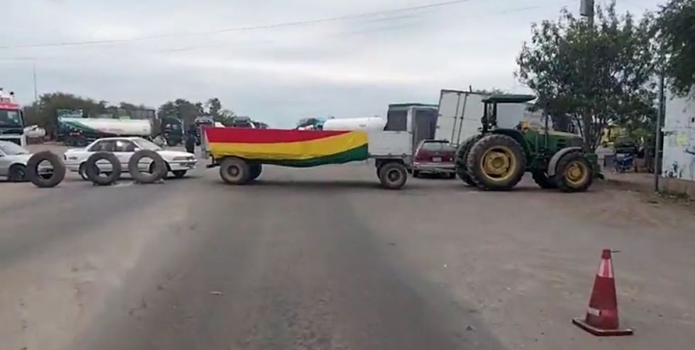 Bloqueo en Campo Pajoso interrumpe el tránsito entre Yacuiba, Tarija y Santa Cruz