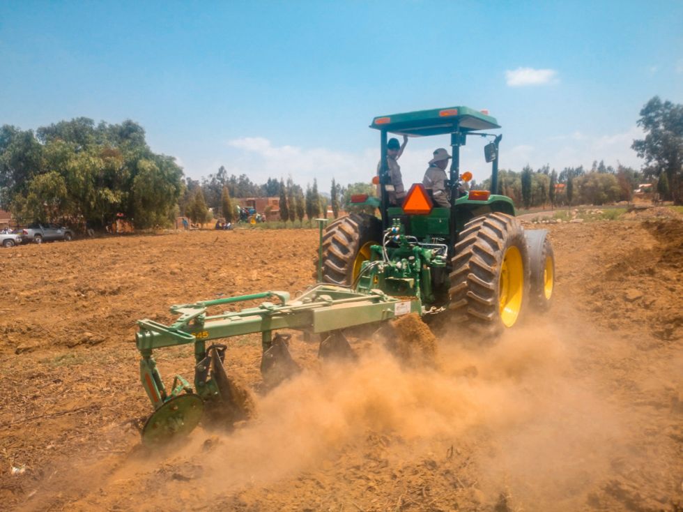 La falta de diésel frena las actividades del sector agropecuario de Tarija 