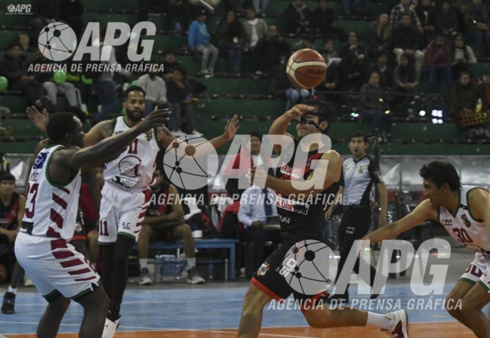 Nacional Potosí extiende a un cuarto partido la llave semifinal ante Leones 