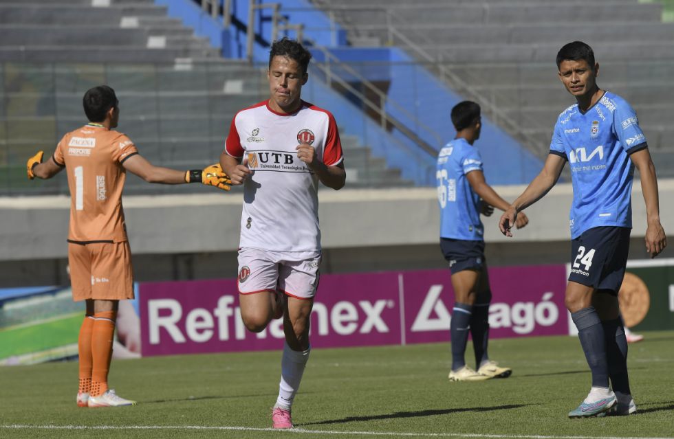 Universitario de Vinto derrota a  Blooming por la mínima diferencia 