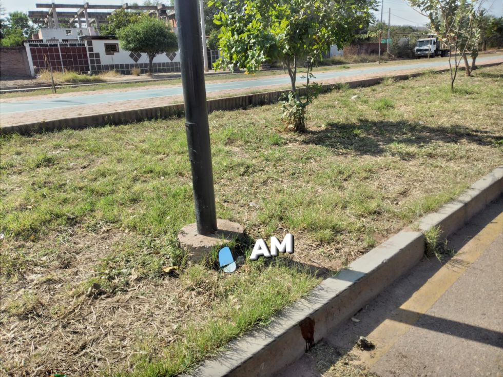Villa Montes: Conductor pierde la vida tras chocar su motocicleta contra un poste 