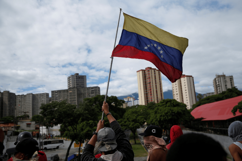 UE dice que elecciones en Venezuela no cumplieron con normas internacionales y pide acabar detenciones arbitrarias