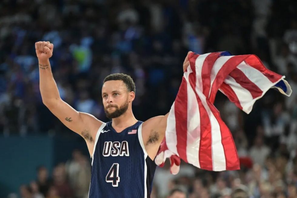 Curry metió 12 de 12 en el tramo final y destruyó a Francia: EEUU es oro olímpico