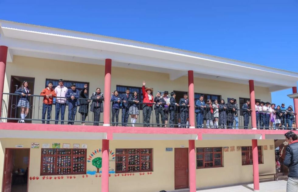 La Alcaldía entrega aulas equipadas en la Unidad Educativa de Santa Ana La Vieja 