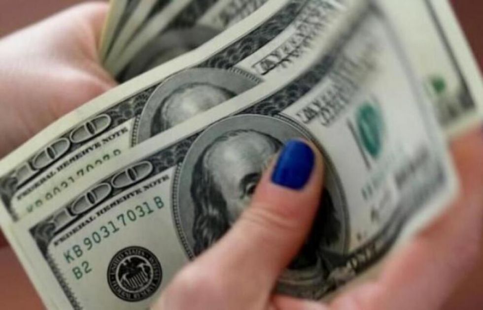 Analista: el dólar está en una posición incómoda