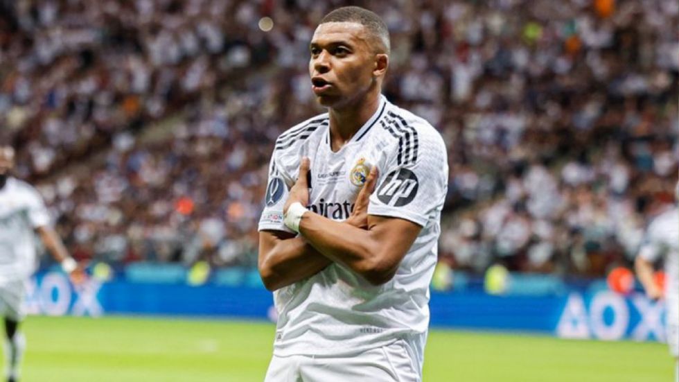 Un partido jugado, un gol y un título para Mbappé en el Madrid