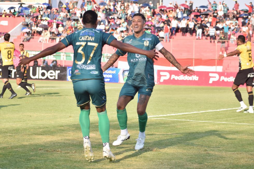 Tomayapo le ganó con firmeza a The Strongest en el IV Centenario 