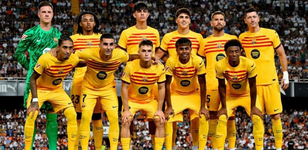Robert Lewandowski rescata al Barcelona de Flick en Mestalla